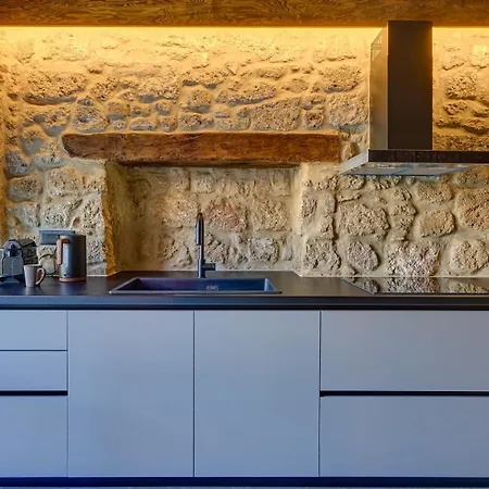 The Frensis Collection Apartment